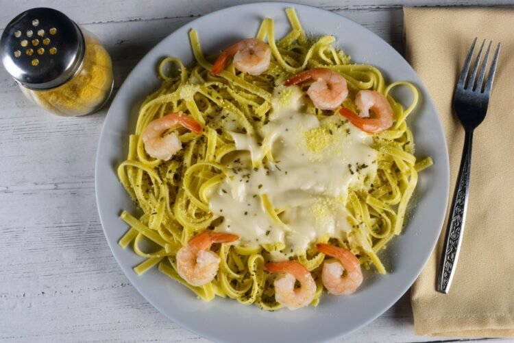 Classic Fettuccine Alfredo