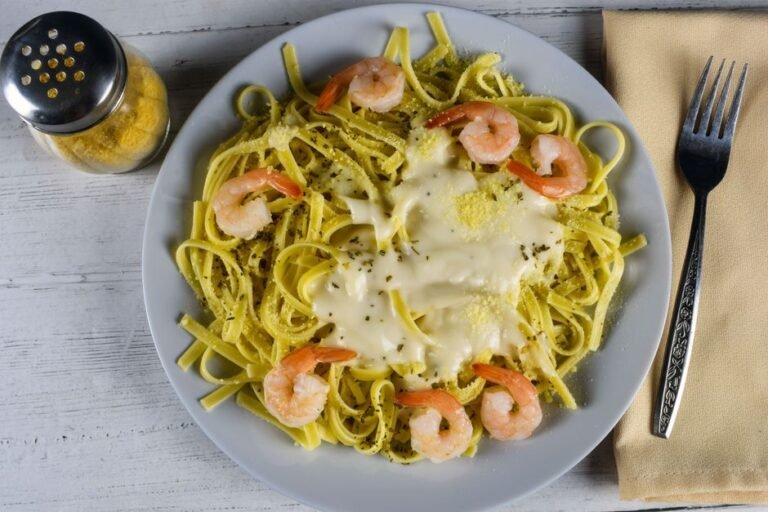 Classic Fettuccine Alfredo