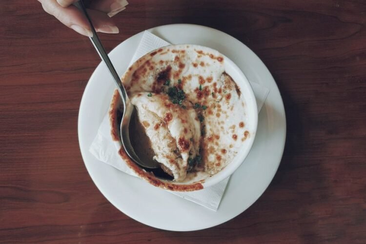 Classic French Onion Soup Gratinée