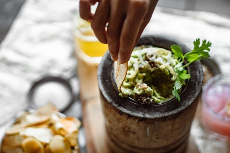 Classic Mexican Guacamole