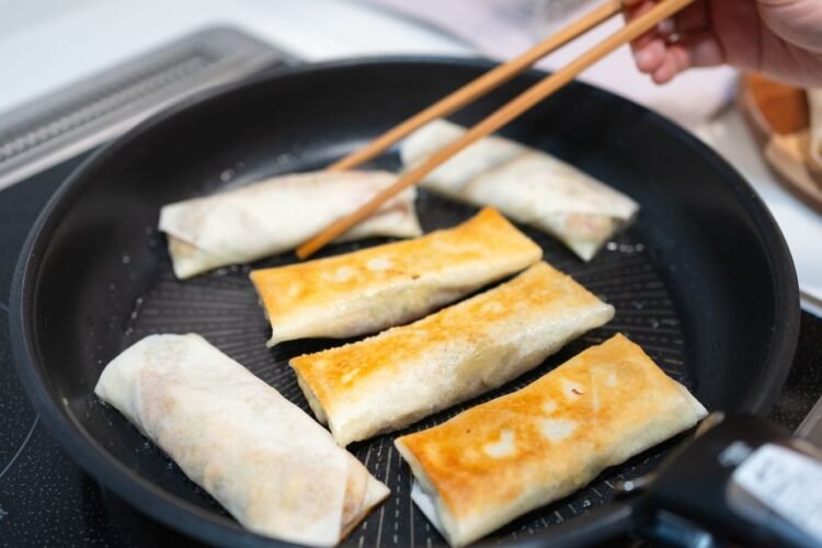 Crispy Chinese Spring Rolls