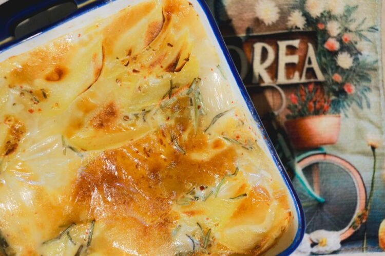 French Sea Scallop Gratin with White Wine and Gruyère