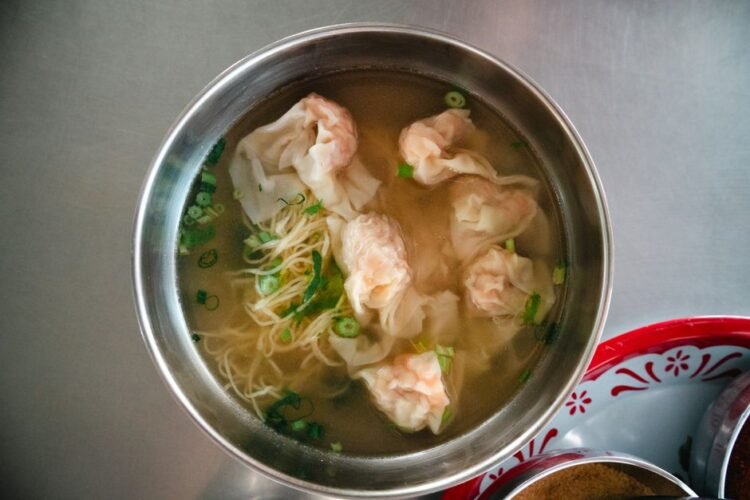 Hong Kong Style Wonton Noodle Soup