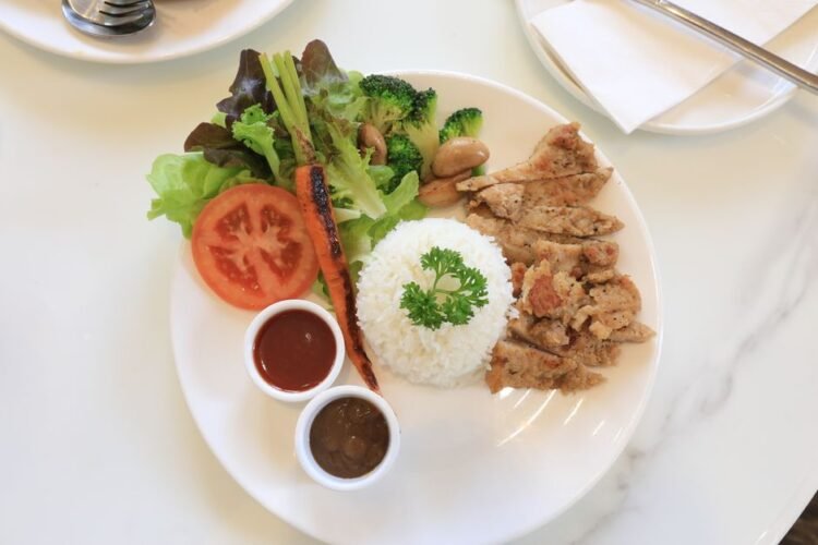 Ivorian One-Pot Spiced Rice with Chicken