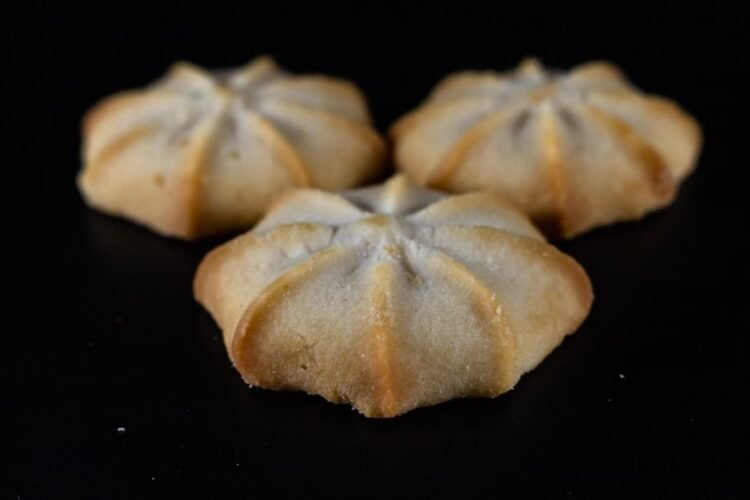 Maamoul Date Filled Cookies