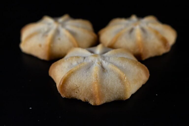 Maamoul Date Filled Cookies