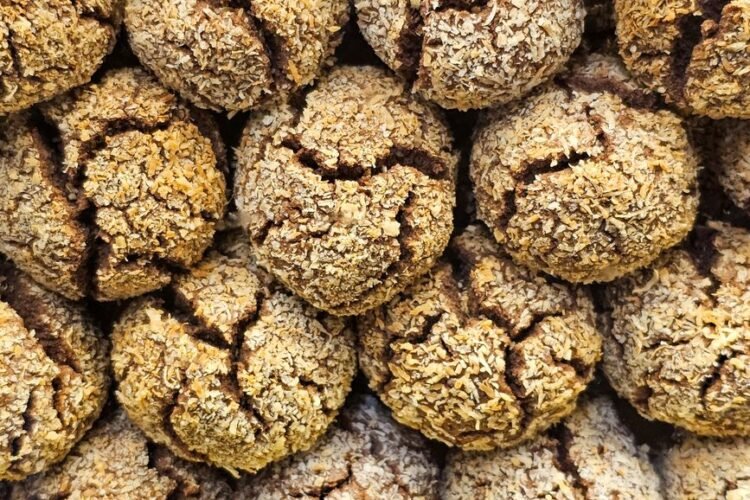 Makroudh Date Semolina Cookie