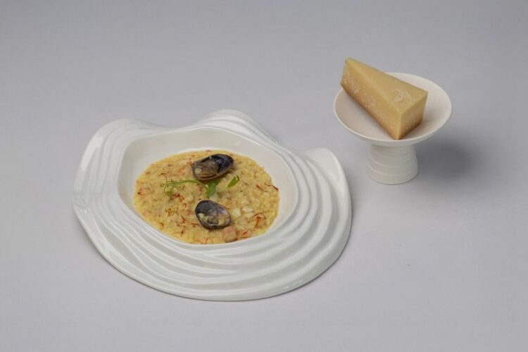 Saffron and Parmesan Risotto (Milanese-Style)