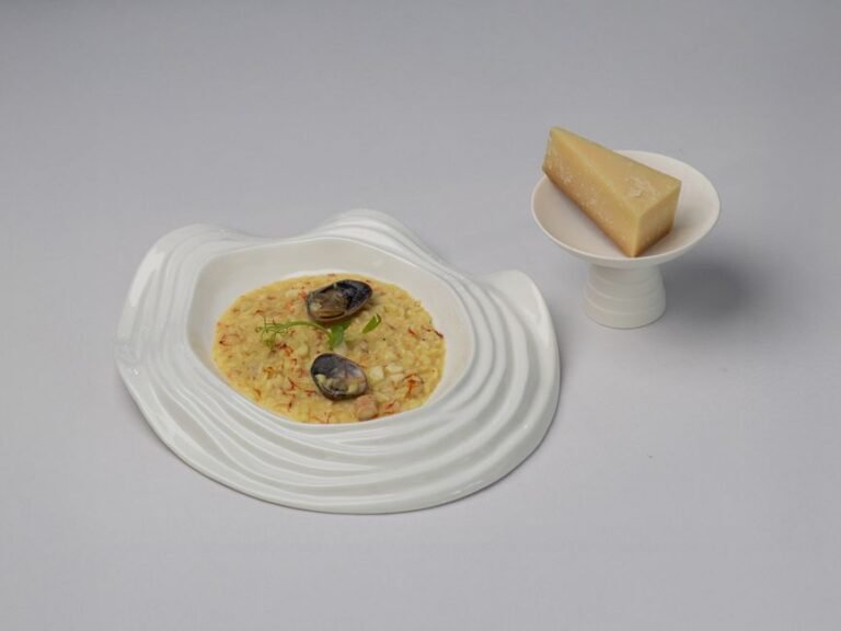 Saffron and Parmesan Risotto (Milanese-Style)