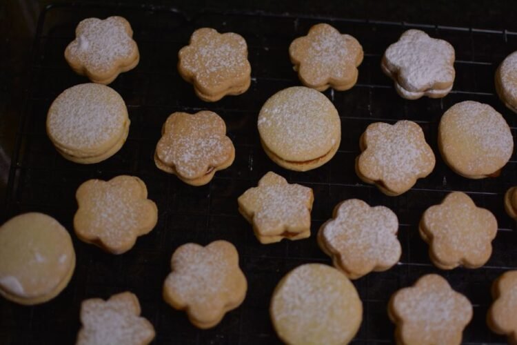 Spanish Almond Shortbread Cookies