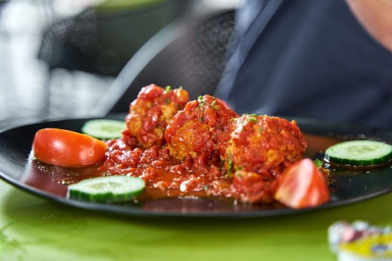 Spanish Meatballs in Tomato Sauce