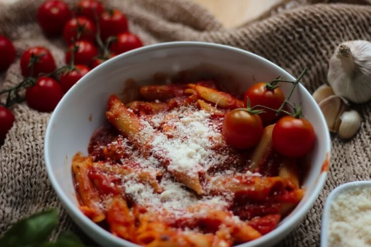 Spicy Garlic-Chili Penne Pasta