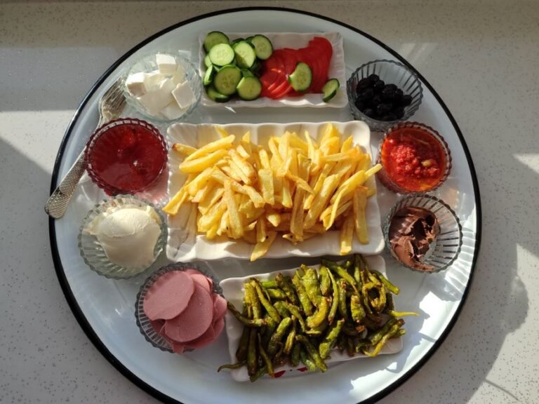 Spicy Turkish Tomato and Pepper Dip