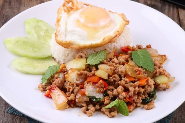 Thai Spicy Basil Tofu Stir-Fry (Pad Tofu Gapow)