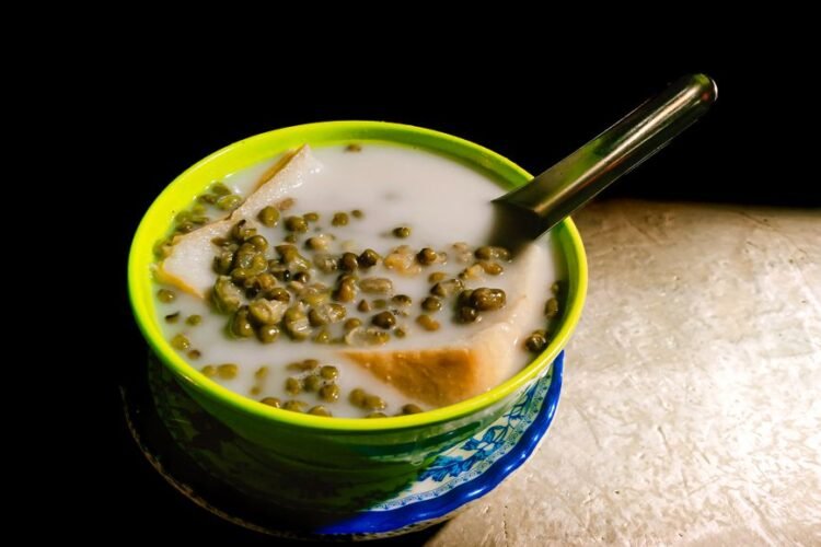 Vietnamese Three-Color Bean and Coconut Dessert