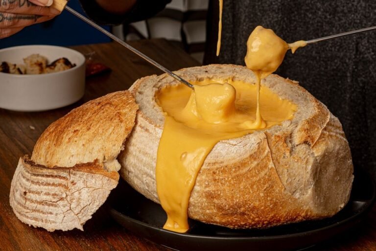 Alpine Cheese Fondue (Mountain Classic)