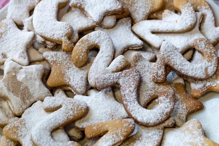 Austrian Vanilla Crescent Cookies