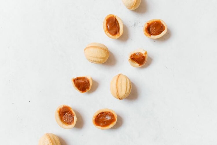Bosnian Date-Shaped Syrup Cookies