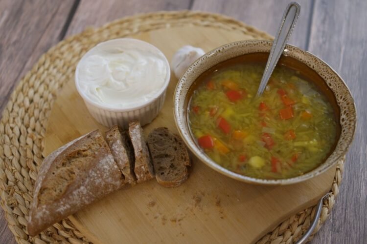 Bulgarian Tripe Soup with Garlic and Paprika