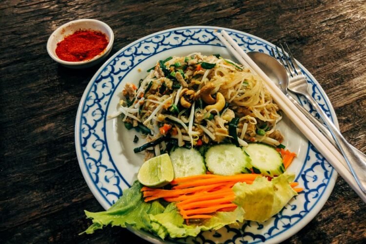 Burmese Thick Rice Noodle Salad with Chickpea Curry