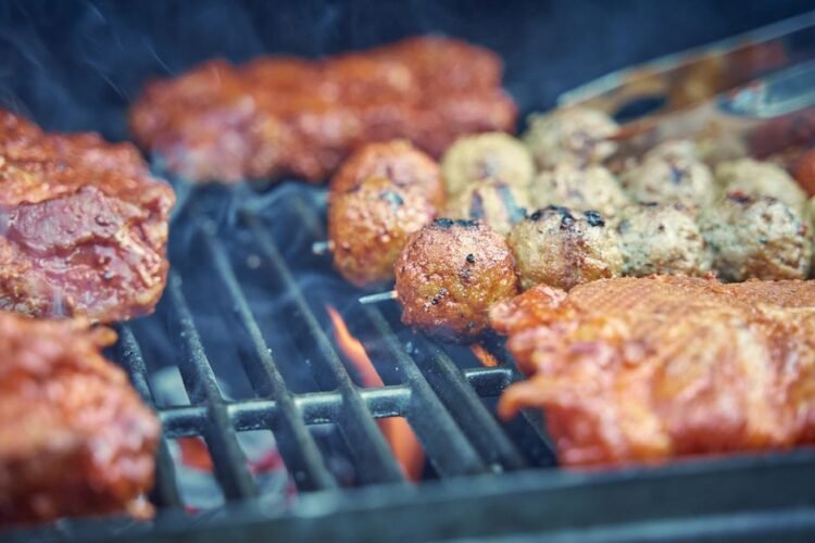 Bursa-Style Charcoal-Grilled Lamb Meatballs