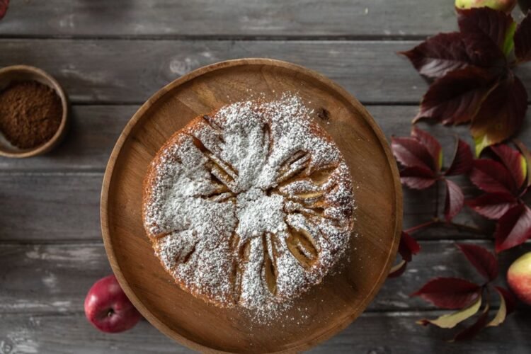Charlotte Russian Apple Cake