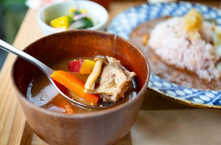 Classic American Mulligatawny Soup