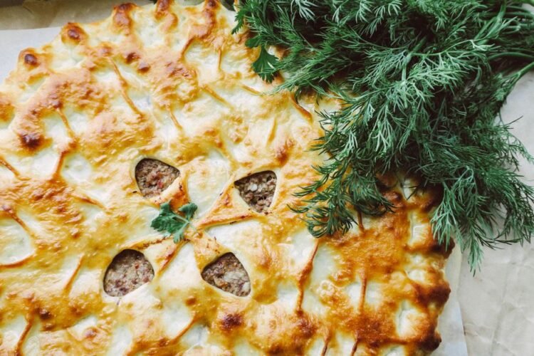 Classic British Cottage Pie with Minced Beef