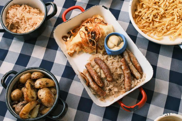 Classic Catalan White Beans and Pork Sausage