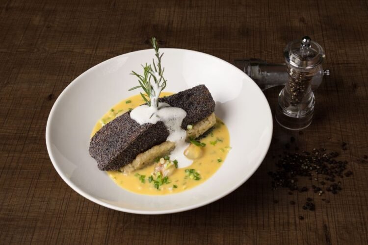 Classic Parisian Grilled Pig's Trotter with Herb Crust