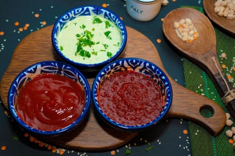 Classic Turkish Yogurt and Garlic Dip