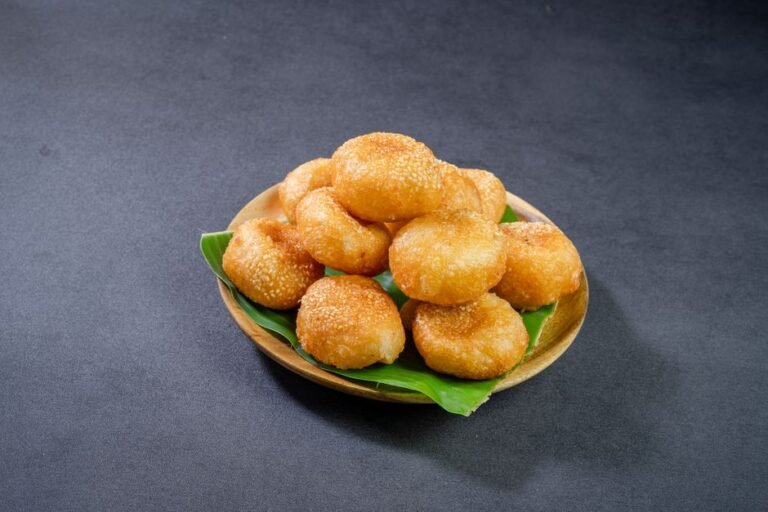 Crispy Glutinous Rice Sesame Balls with Red Bean Filling