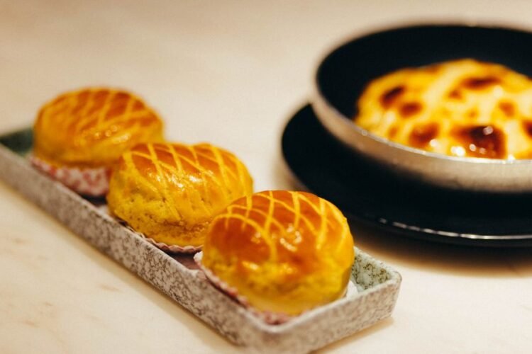Hong Kong-Style Pineapple Sweet Bread Bun