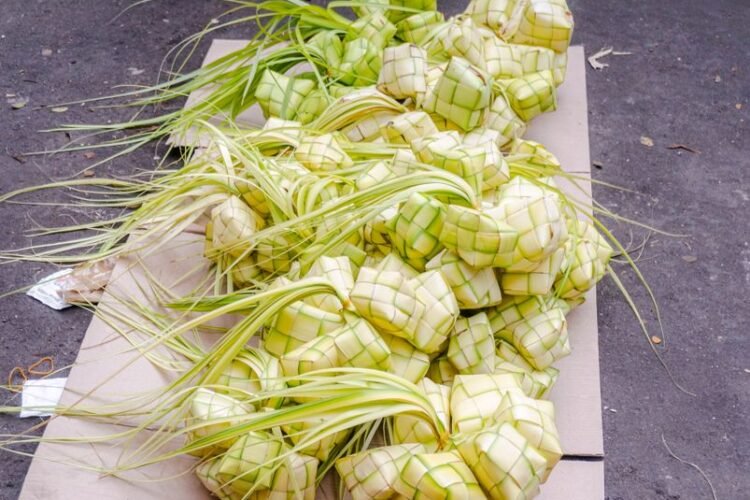 Indonesian Coconut Steamed Rice