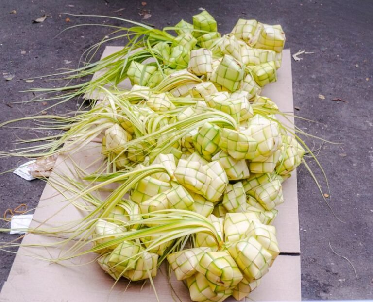 Indonesian Coconut Steamed Rice