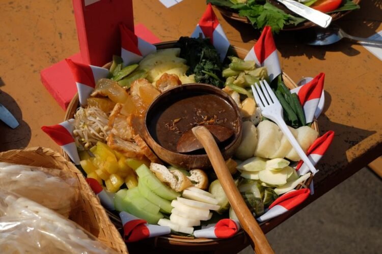 Indonesian Gado-Gado Salad with Spicy Peanut Sauce