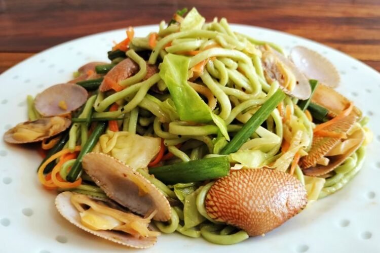 Indonesian Seafood Stir-Fried Noodles