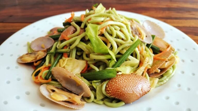 Indonesian Seafood Stir-Fried Noodles