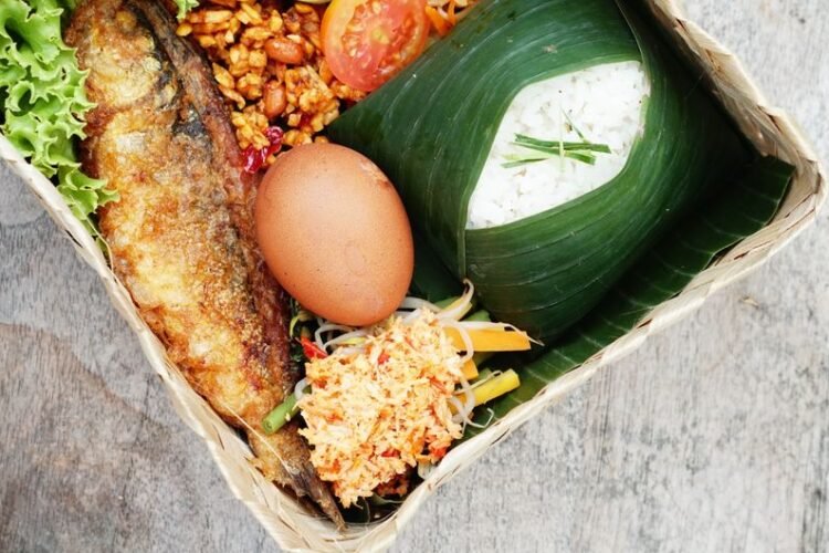 Indonesian Spiced Steamed Fish Parcels in Banana Leaf