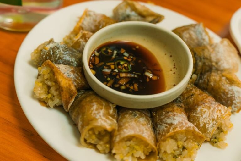 Indonesian Wet Spring Rolls with Garlic Sauce