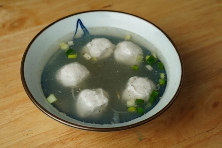 Iraqi Lemon Soup with Semolina Meat Dumplings
