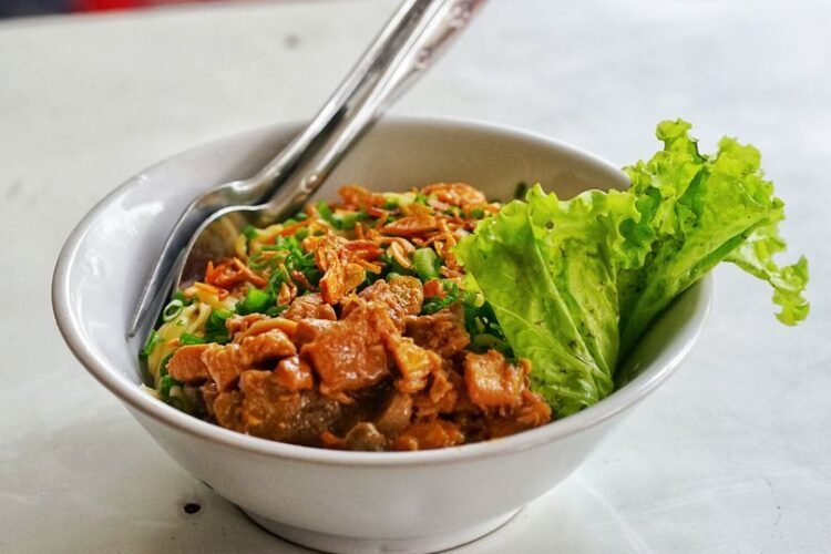 Jakarta-Style Chicken Noodles