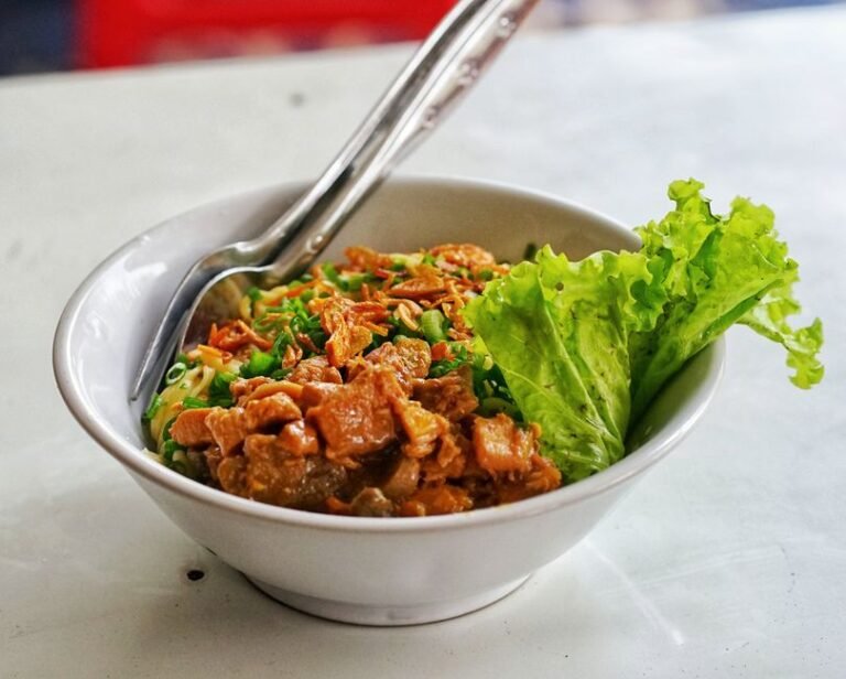 Jakarta-Style Chicken Noodles