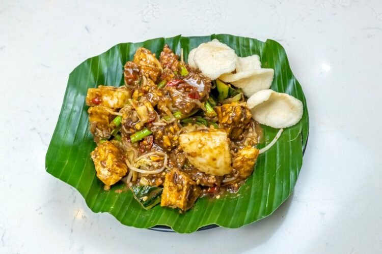 Jakarta Tofu and Rice Noodle Salad with Peanut Sauce