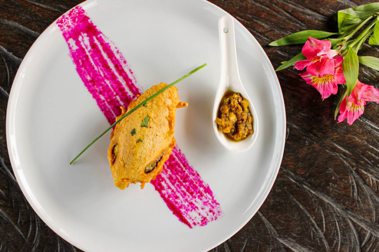 Jodhpuri Stuffed Chili Fritters
