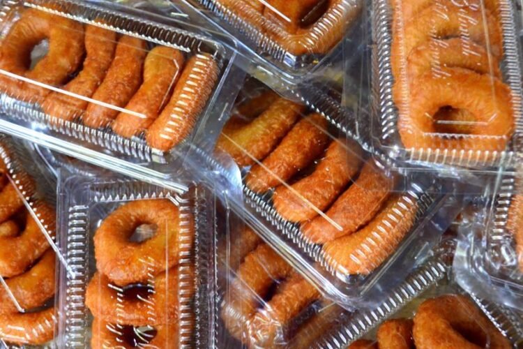 Jordanian Saffron-Scented Fried Dough Rings with Orange Blossom Syrup