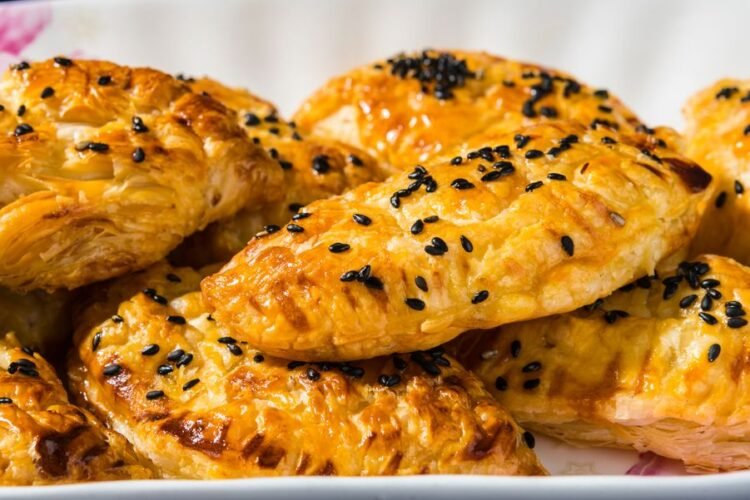 Kayseri-Style Layered Meat and Onion Puff Pastry