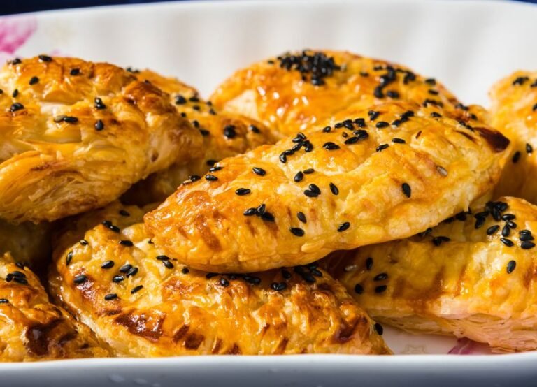 Kayseri-Style Layered Meat and Onion Puff Pastry