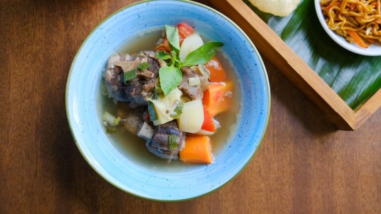 Korean Clear Oxtail Soup with Radish
