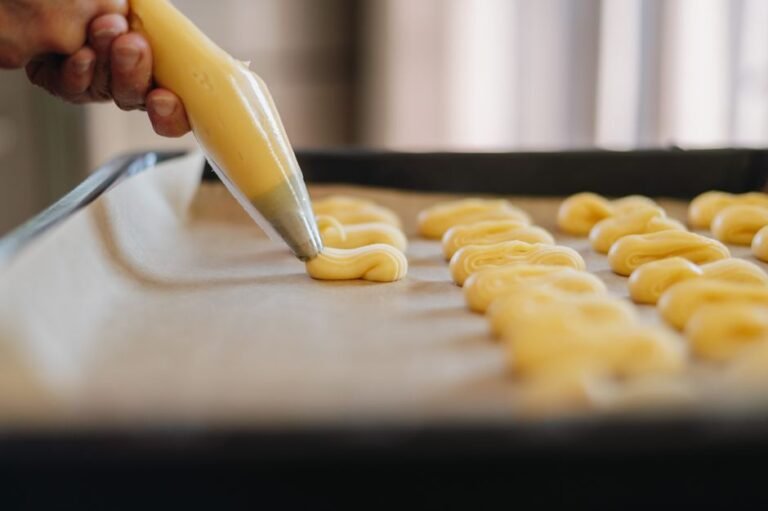 Lecce-Style Custard-Filled Shortbread Pastry